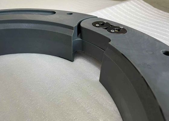 Hulpmiddel voor noodonderbreking bij banden met integratie van schimmel