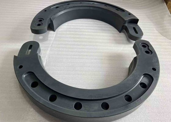 Hulpmiddel voor noodonderbreking bij banden met integratie van schimmel