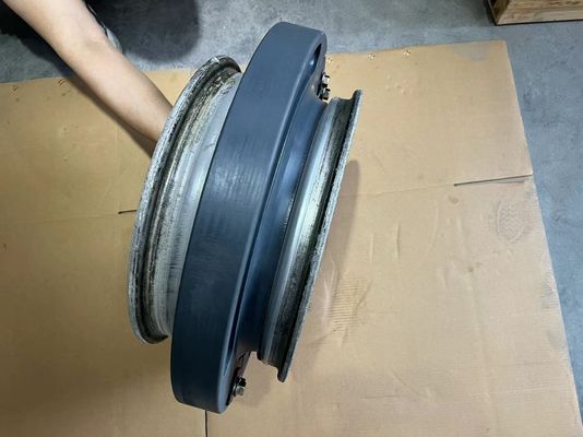 Vlakke Tussenvoegsels 335/80R20 225/75R16C van de polymeer stellen de Rubber Militaire Looppas Vlakke Wieltussenvoegsels in werking