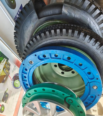 Vlakke Tussenvoegsels 335/80R20 225/75R16C van de polymeer stellen de Rubber Militaire Looppas Vlakke Wieltussenvoegsels in werking
