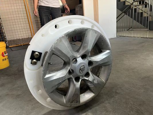 Militaire kwaliteit gepantserde voertuig Kilometerwielen Inbreng TLC 200 TLC 300 18 inch 20 inch